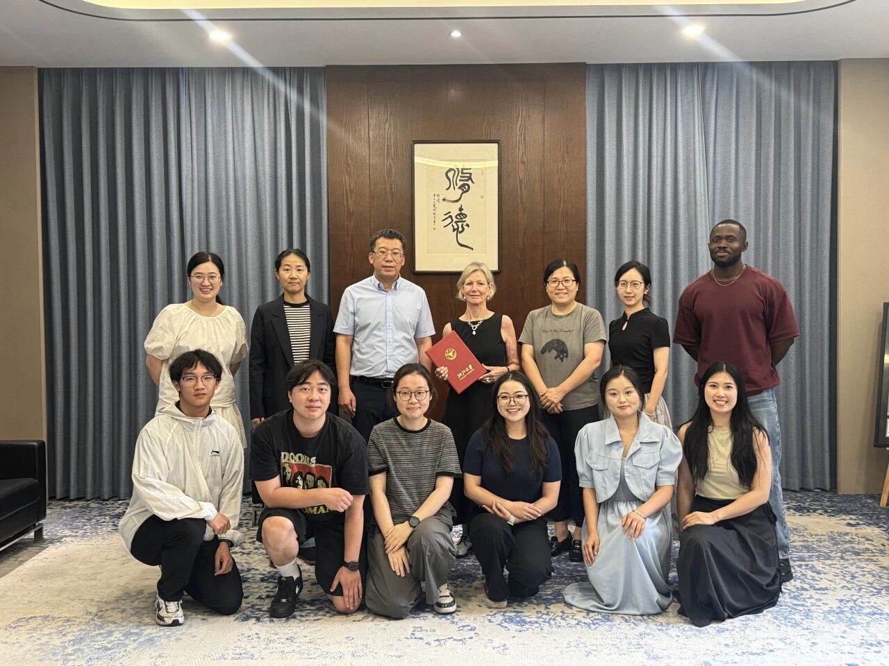 教院新闻丨“浙大欢迎您”仪式暨剑桥大学Susan Robertson教授工作坊总结会顺利举行